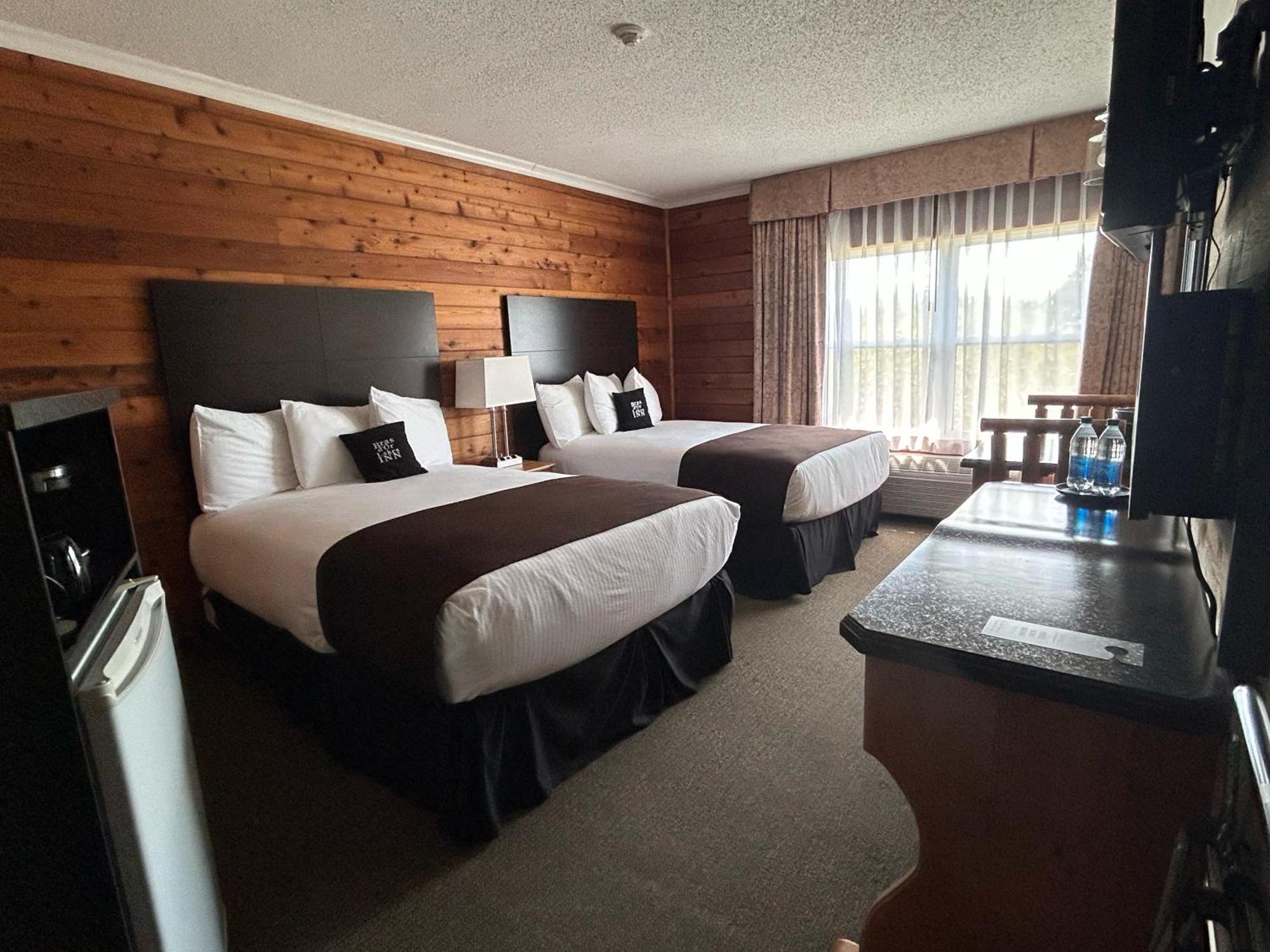 Bras D'or Lakes Hotel