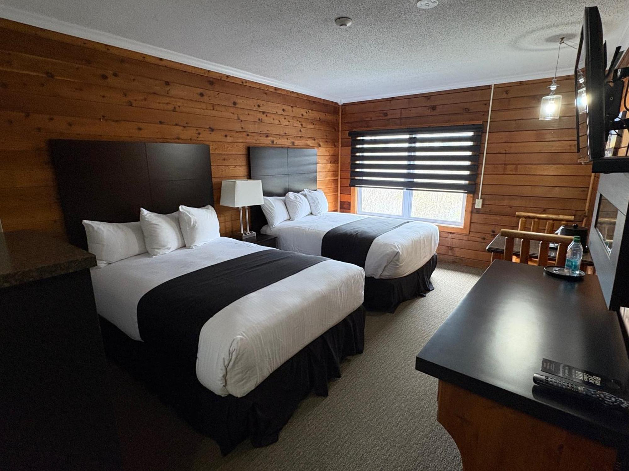 Bras D'or Lakes Hotel St. Peter's